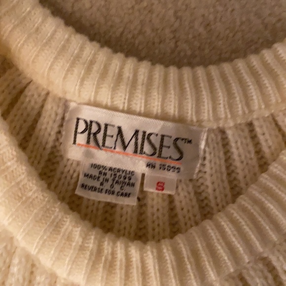 Premises Oversized Sweater - Picture 8 of 11